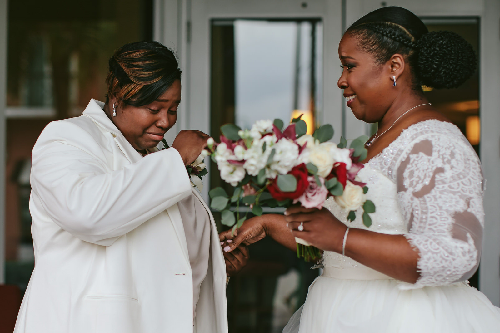 first-look-tiny-house-photo-lesbian-wedding-photographer-south-florida-emotional-fearless.jpg