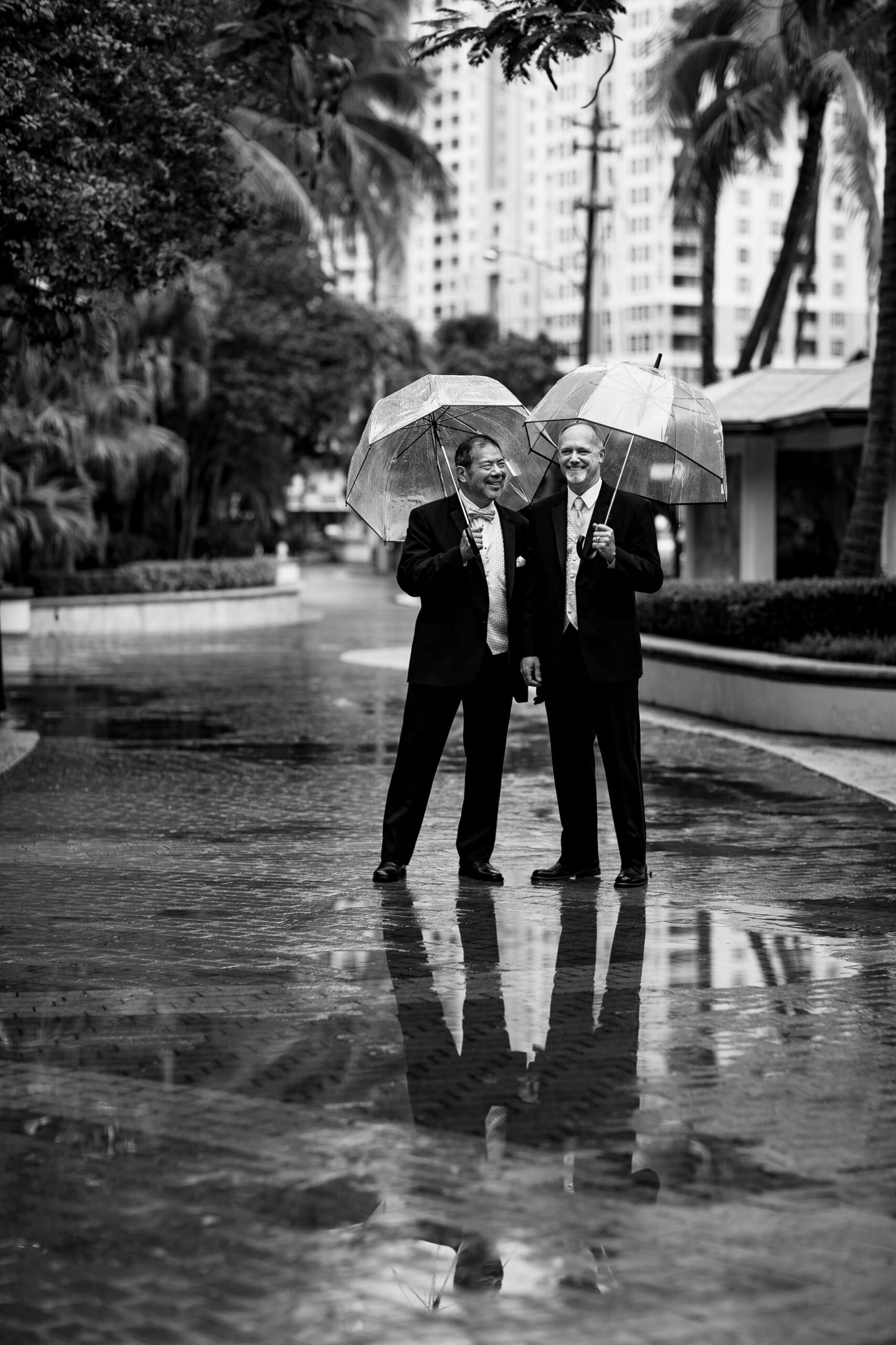Florida-Rainy-Day-Elopement-Tiny-House-Photo-LGBTQ-Wedding-Photographer