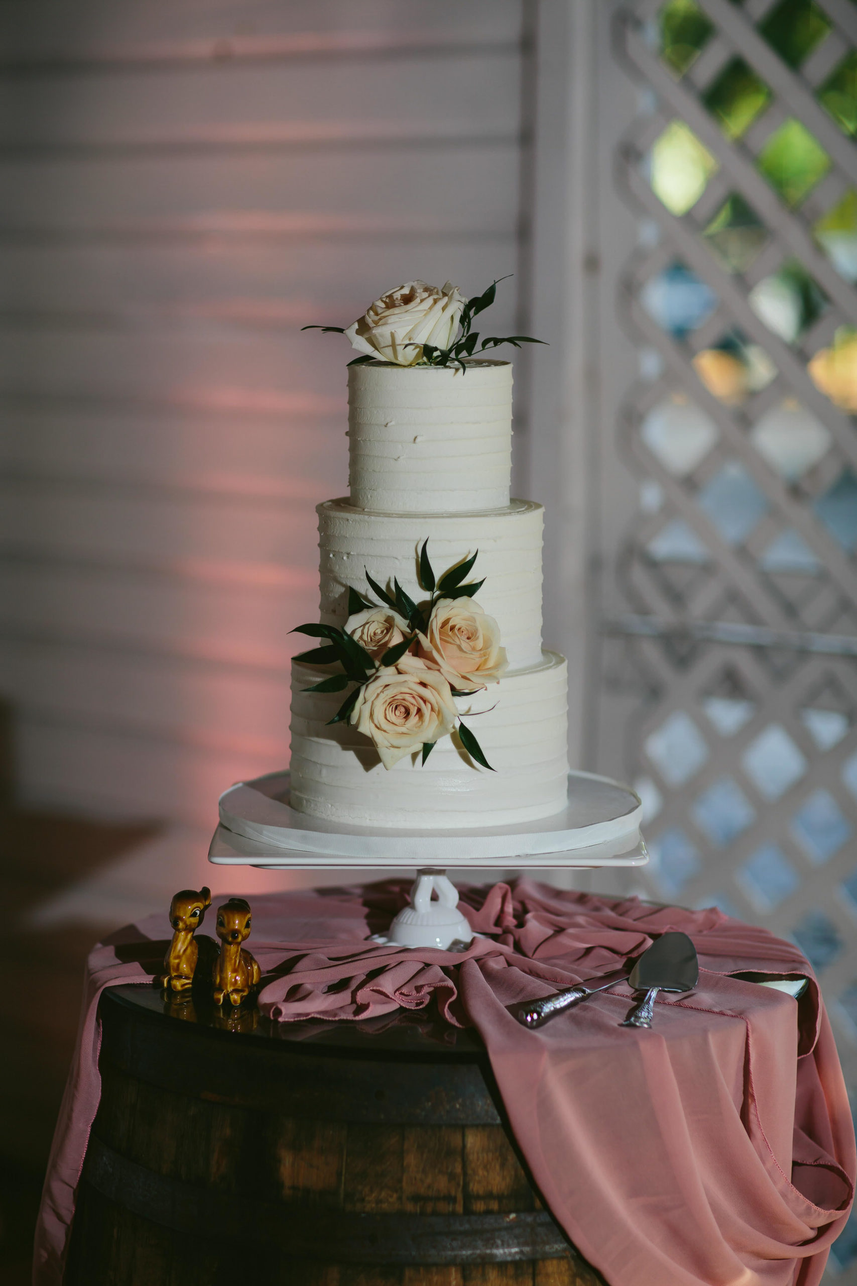 bunniecakes vegan wedding cake tiny house photo