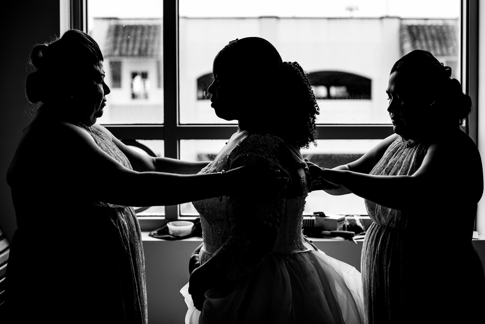 black-and-white-wedding-photgoraphy-photojournlism-moments-documentary.jpg