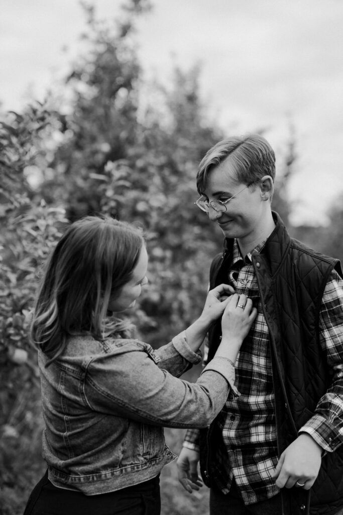 Fall Engagement Photos Apple Picking